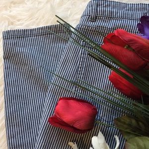 🌺Gorgeous pinstripe skinny jeans🌺